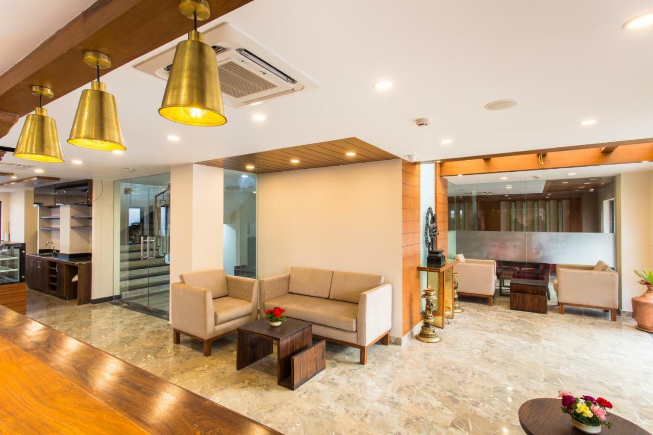 Hotel Kutumba Lalitpur Exteriör bild