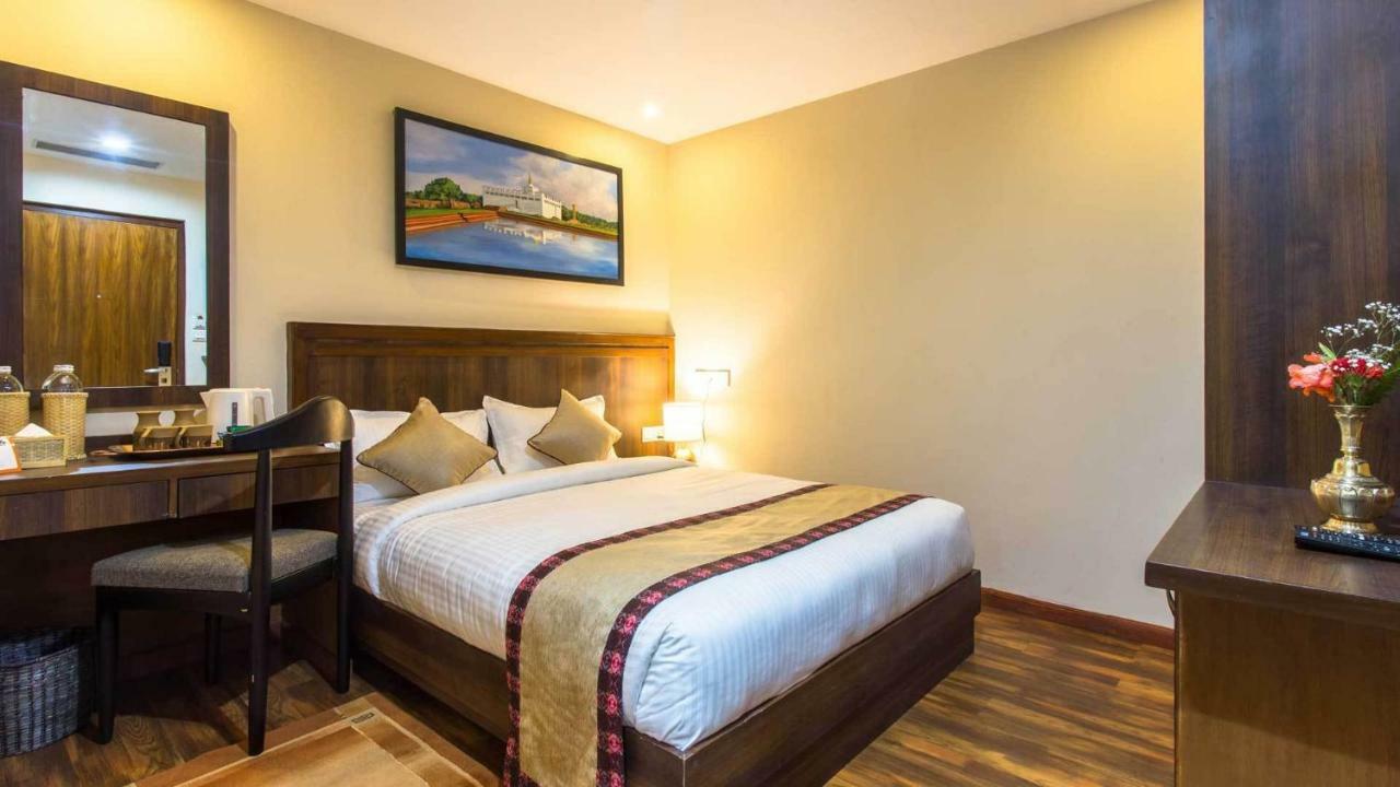 Hotel Kutumba Lalitpur Exteriör bild